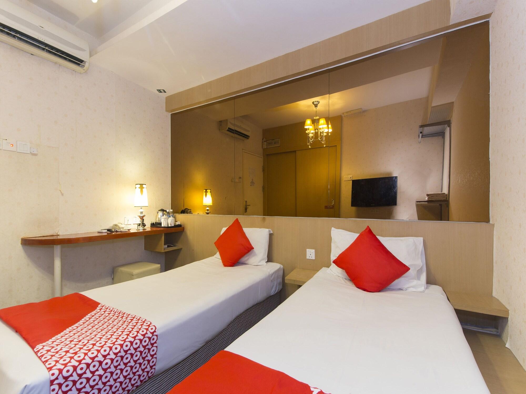 The Crown Borneo Hotel Kota Kinabalu Exterior photo