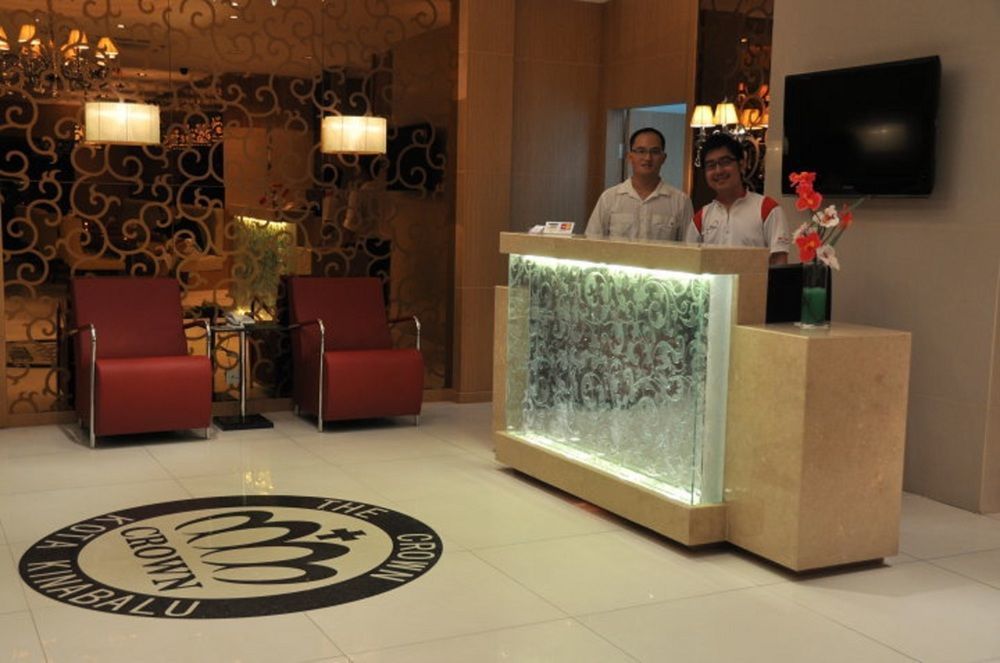 The Crown Borneo Hotel Kota Kinabalu Exterior photo